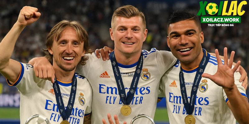 Bộ ba huyền thoại khép lại thời kỳ thống trị của Real Madrid. Bộ ba huyền thoại khép lại thời kỳ thống trị của Real Madrid.